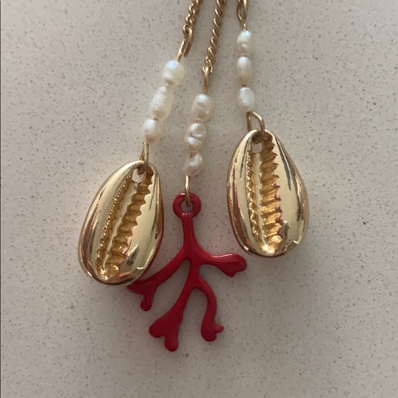 Shell Earrings - Picture 2 of 3